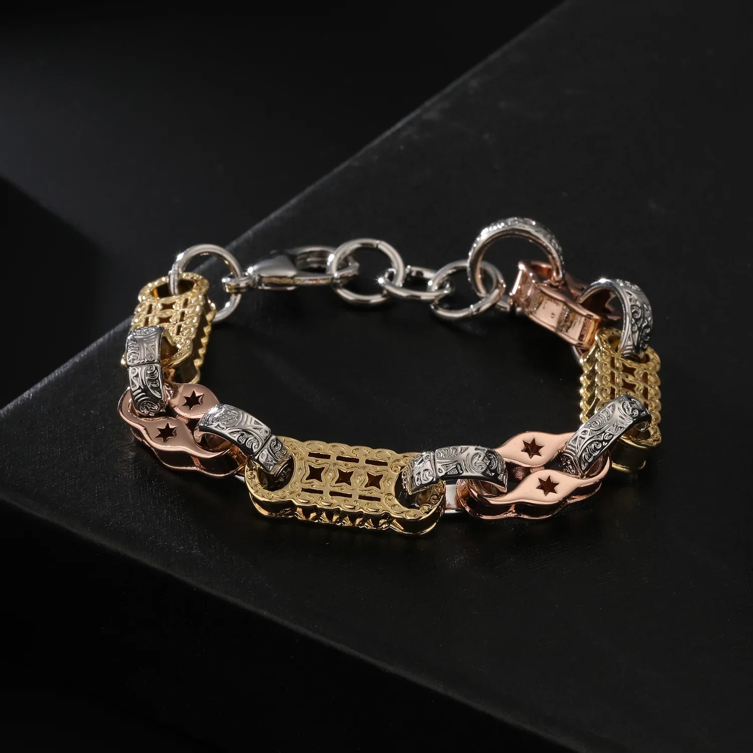 3D TRI-COLOUR STARS AND BARS BRACELET
